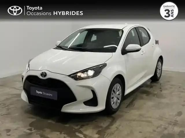 Occasion Toyota Yaris Hybrid 116 ch (85 kW) 2022 Blanc pur Berline