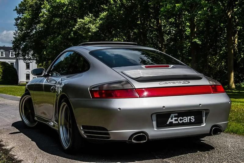 Argent Occasion 2002 Porsche 911 Carrera 4S Coupé | 54 950 € - Image 1/4