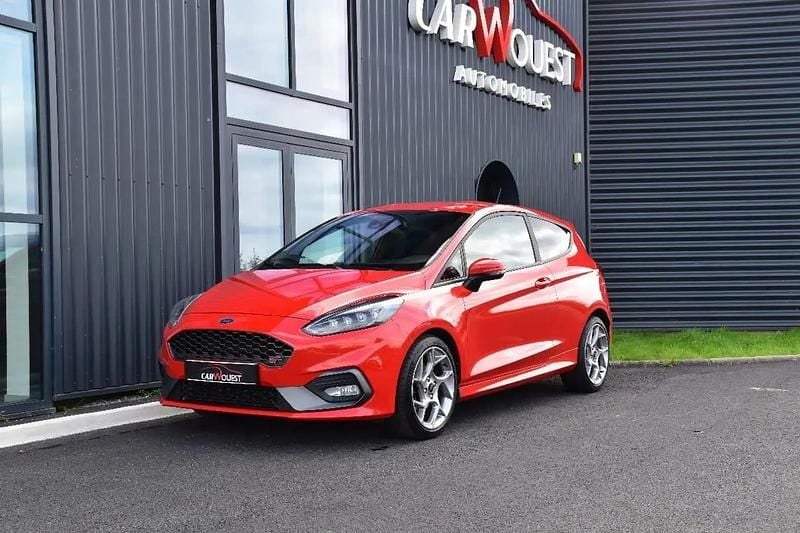 Rouge Utilisé 2019 Ford Fiesta ST Citadine | 18 990 € (Prix juste) - Image 1/4