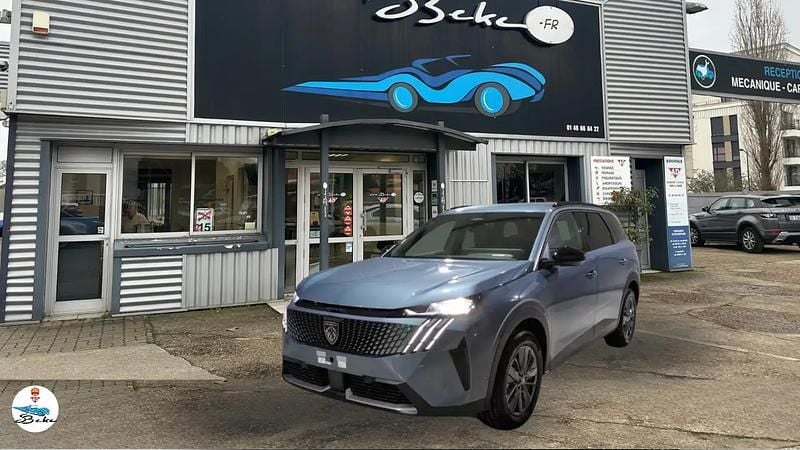 Gris Occasion 2025 Peugeot 5008 Allure SUV | 28 946 € (Bon prix) - Image 1/4