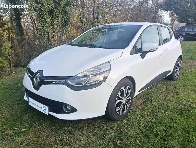 Blanc Utilisé 2015 Renault Clio IV Berline | 7 990 € (Prix juste) - Image 1/4