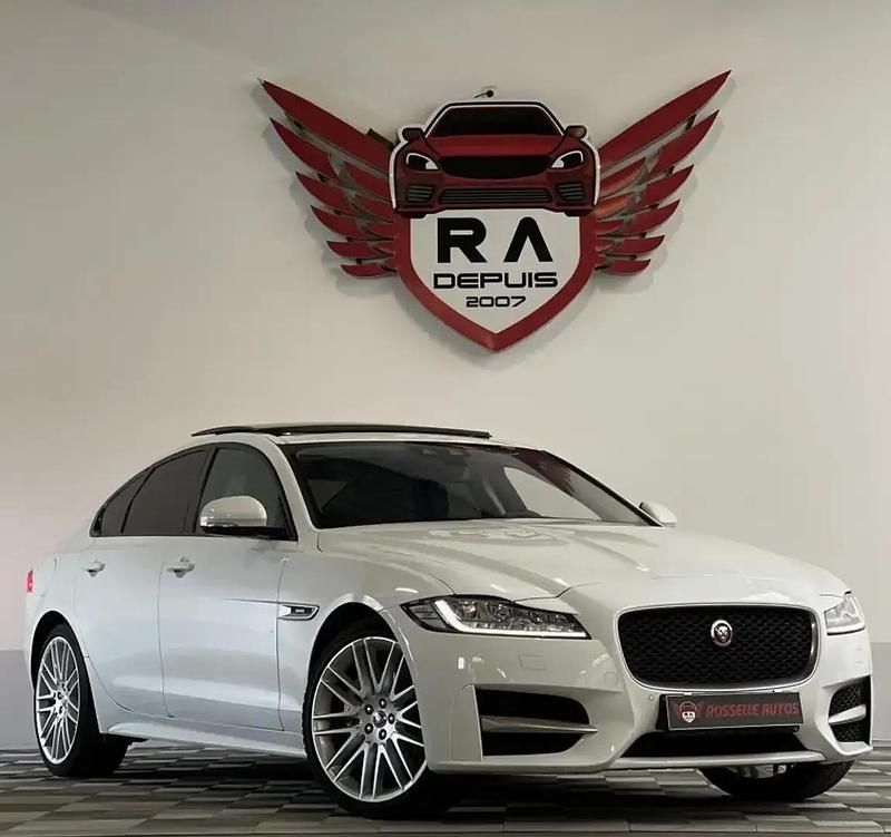 Blanc Utilisé 2017 Jaguar XF R-Sport Berline | 20 999 € - Image 1/4