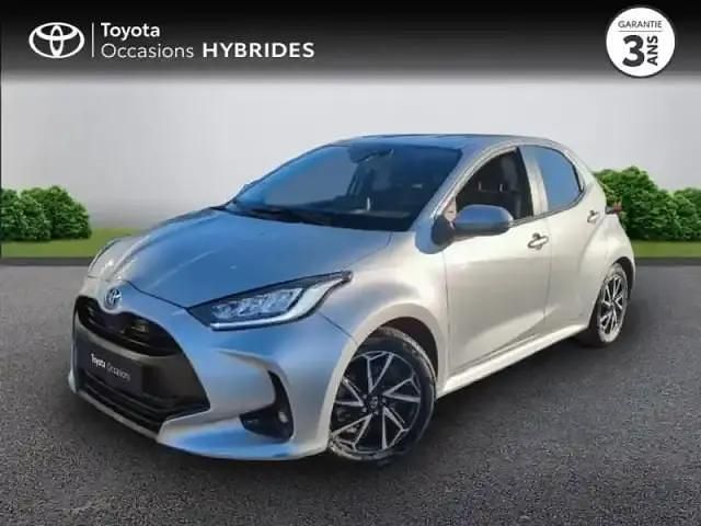 Gris Utilisé 2022 Toyota Yaris Hybrid Design Berline | 18 990 € (Prix juste) - Image 1/4