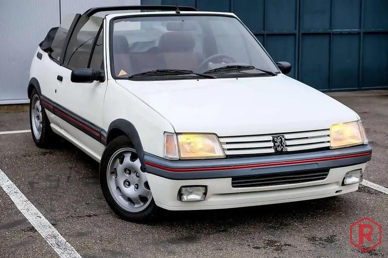 Blanc Occasion 1988 Peugeot 205 S Cabriolet | 16 900 € - Image 1/4