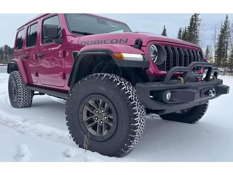 Rouge Nouvelle 2025 Jeep Wrangler Rubicon SUV | 149 900 € - Image 1/4