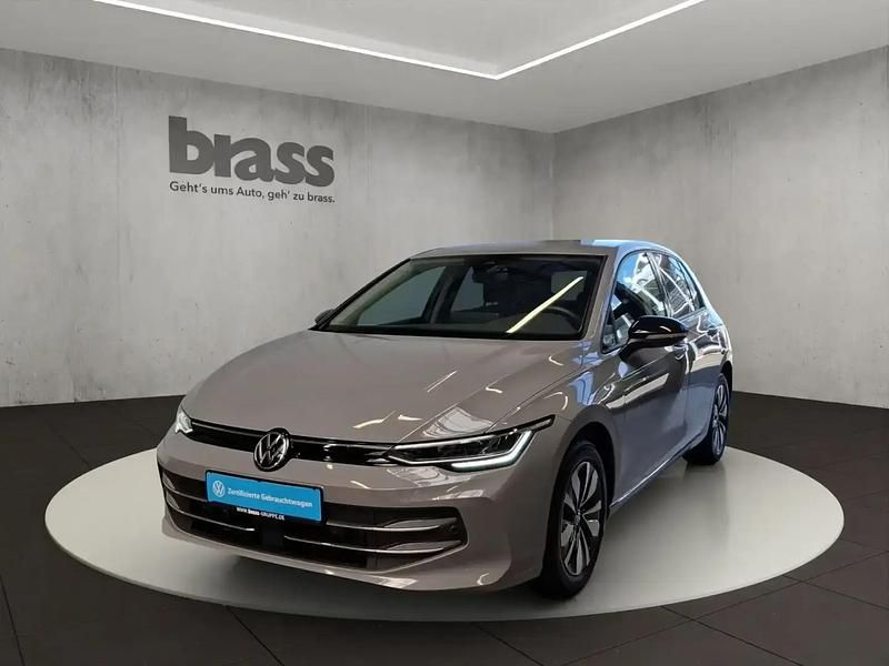 Gris Utilisé 2024 VW Golf VIII Life Berline | 30 400 € (Prix assez cher) - Image 1/4