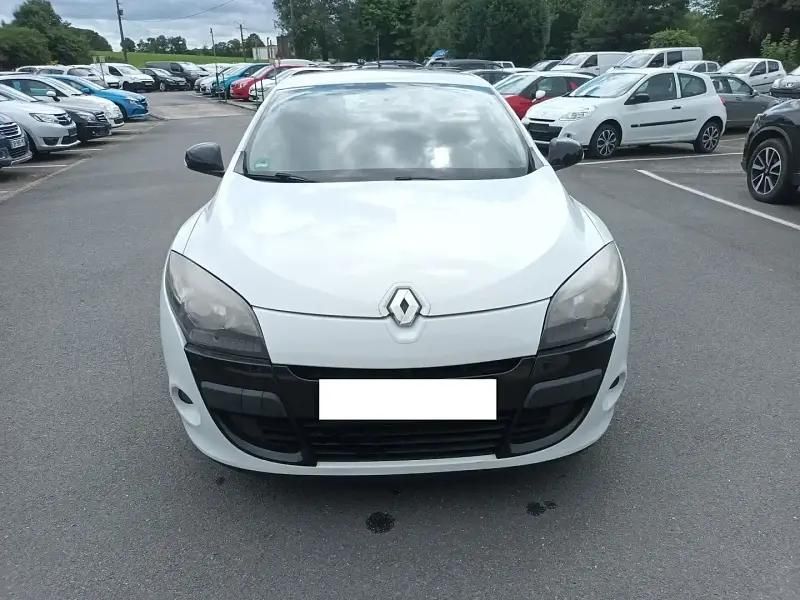 Blanc Utilisé 2011 Renault Mégane Coupé Coupé | 7 990 € - Image 1/4