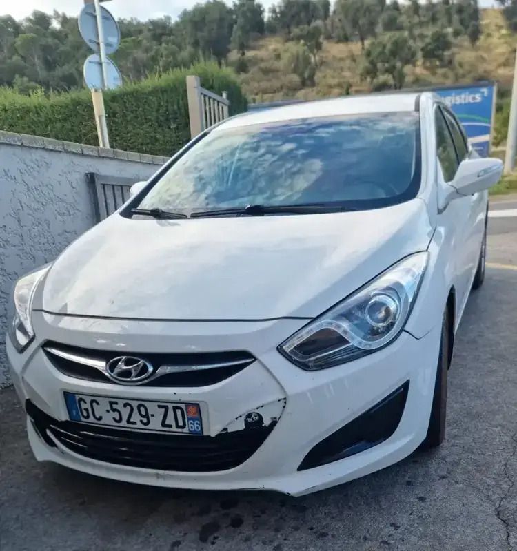 Blanc Utilisé 2015 Hyundai i40 Berline | 5 500 € - Image 1/4