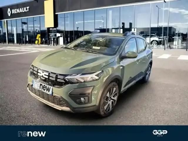 Vert Occasion 2025 Dacia Sandero Expression Berline | 16 990 € (Prix juste) - Image 1/4