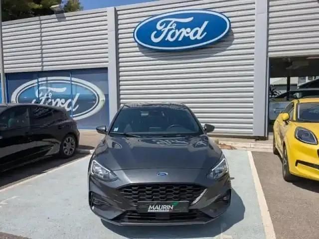 Rouge Occasion 2021 Ford Focus ST-Line Berline | 15 890 € (Prix juste) - Image 1/4