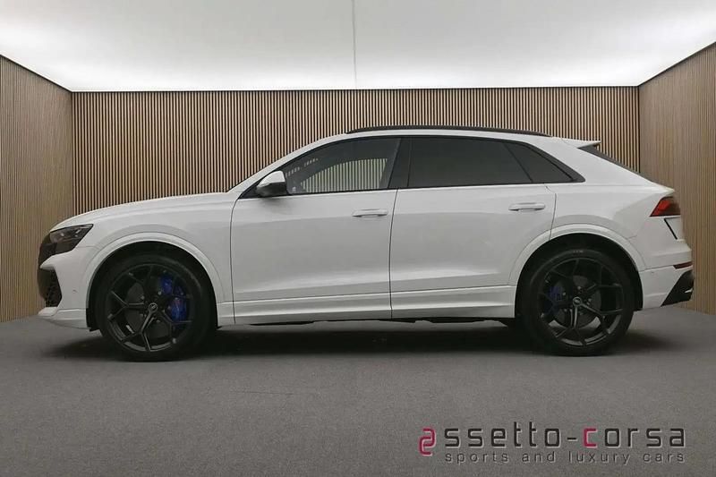 Blanc Nouvelle 2024 Audi RS Q8 Performance SUV | 141 900 € (Prix juste) - Image 1/4