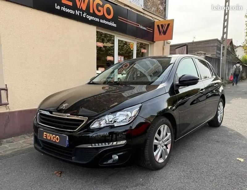 Noir Utilisé 2015 Peugeot 308 Allure Berline | 9 290 € (Prix juste) - Image 1/4