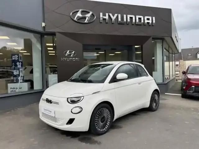 Blanc Utilisé 2023 Fiat 500e Citadine | 18 990 € (Prix juste) - Image 1/4