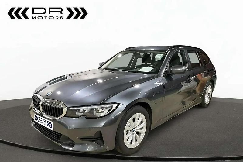 Gris Utilisé 2021 BMW 330e Advantage Break | 23 495 € - Image 1/4