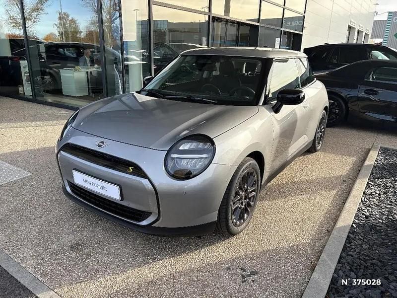 Gris Nouvelle 2025 Mini Cooper Essential Citadine | 30 990 € (Prix juste) - Image 1/4