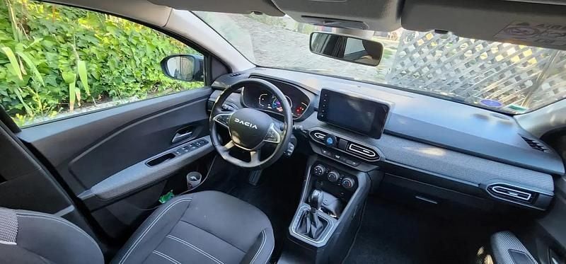 Noir Utilisé 2023 Dacia Jogger Expression Break | 19 990 € (Bon prix) - Image 1/4