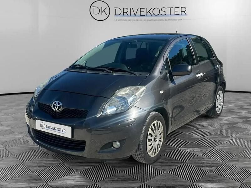 Gris Occasion 2010 Toyota Yaris Citadine | 4 990 € (Prix juste) - Image 1/4