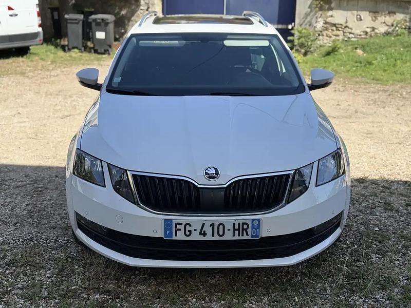 Blanc Utilisé 2019 Skoda Octavia Soleil Break | 9 700 € - Image 1/4