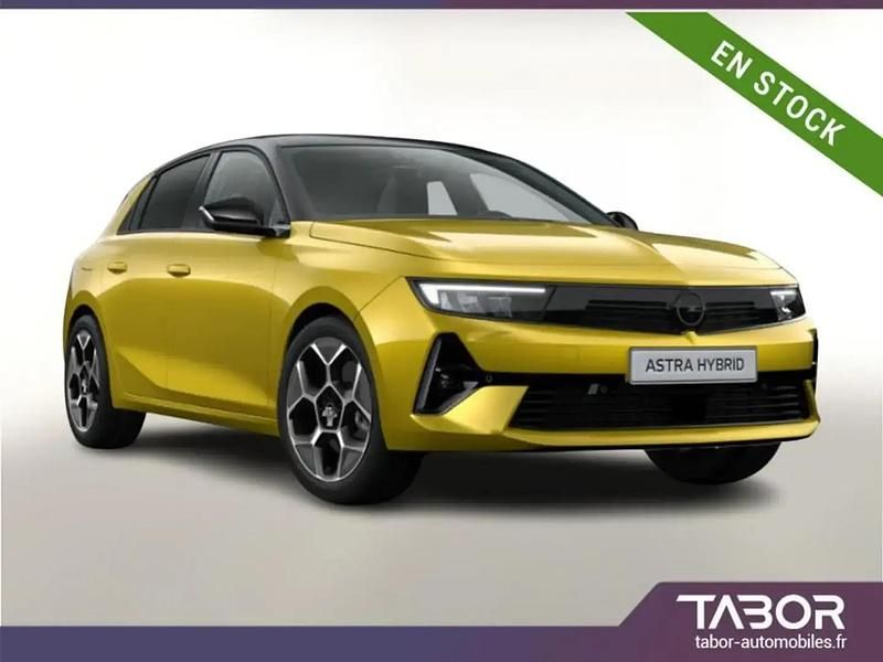 Jaune Nouvelle 2025 Opel Astra Berline | 28 223 € (Prix juste) - Image 1/4