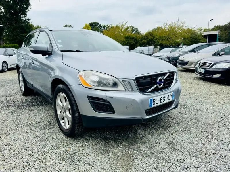 Gris Utilisé 2011 Volvo XC60 Momentum SUV | 10 500 € - Image 1/4