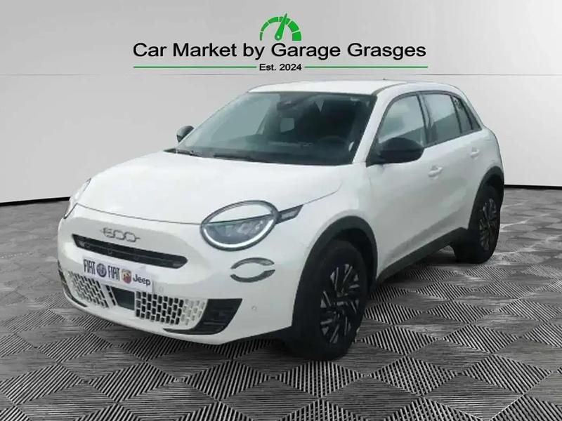 Blanc Nouvelle 2025 Fiat 600 Icon Berline | 23 990 € (Super prix) - Image 1/4