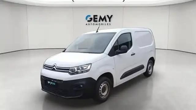 Blanc Occasion 2023 Citroën Berlingo PureTech Monospace | 14 450 € - Image 1/4