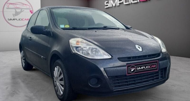 Utilisé 2011 Renault Clio III Authentique Citadine | 4 990 € (Prix juste) - Image 1/4