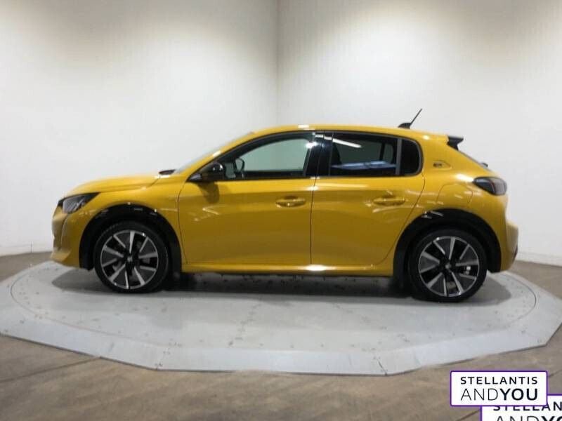 Occasion Peugeot e-208 GT-line 100 kW (136 ch) 2020 Jaune Citadine