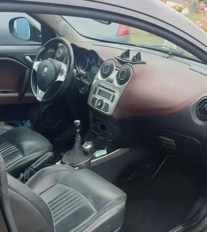 Image 2/4