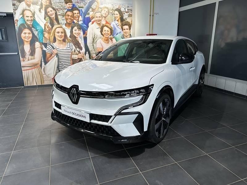 Blanc Utilisé 2022 Renault Mégane Techno Berline | 24 970 € (Prix juste) - Image 1/4