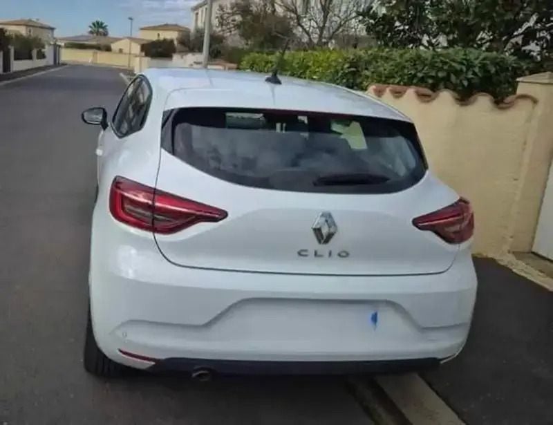 Utilisé 2023 Renault Clio V Equilibre Berline | 11 000 € - Image 1/4