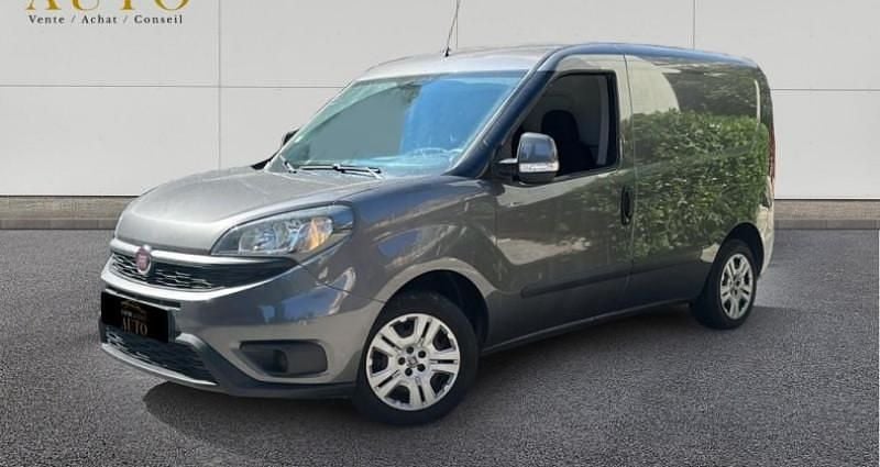Gris Occasion 2018 Fiat Doblò Monospace | 12 390 € - Image 1/4