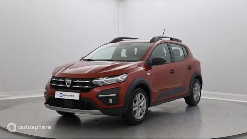 Rouge Occasion 2022 Dacia Sandero Essentiel Berline | 13 490 € (Prix juste) - Image 1/4