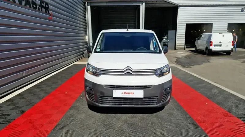Image 2/4