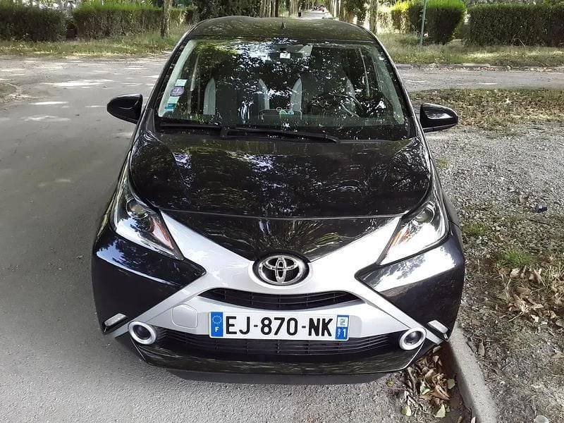Noir Utilisé 2017 Toyota Aygo Play Citadine | 7 500 € (Super prix) - Image 1/4