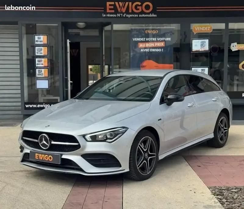Gris Utilisé 2020 Mercedes CLA250e AMG line Berline | 27 490 € (Prix juste) - Image 1/4