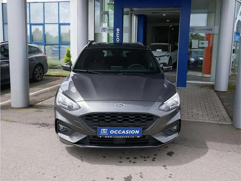 Gris Utilisé 2018 Ford Focus Business Edition Break | 12 900 € (Prix juste) - Image 1/4