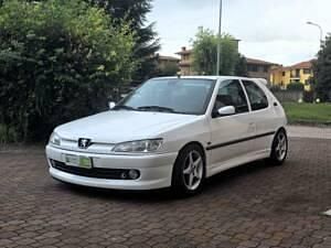 Blanc Utilisé 1997 Peugeot 306 GTi Berline | 12 900 € - Image 1/4
