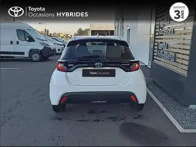 Occasion Toyota Yaris Hybrid 92 ch (67 kW) 2023 Blanc Berline