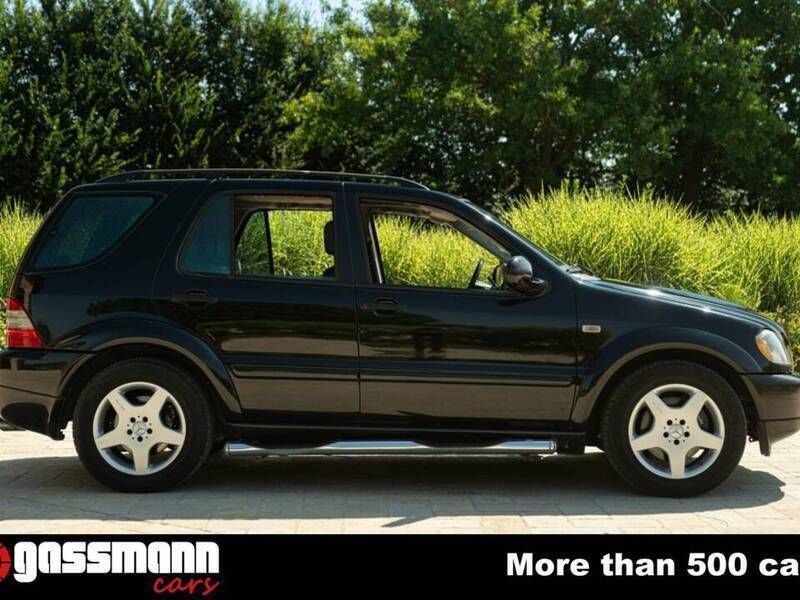 Occasion Mercedes ML55 AMG AMG 347 ch (255 kW) 2000 Noir SUV