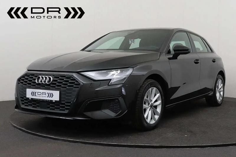 Noir Utilisé 2021 Audi A3 Sportback Business Berline | 19 995 € (Prix juste) - Image 1/4