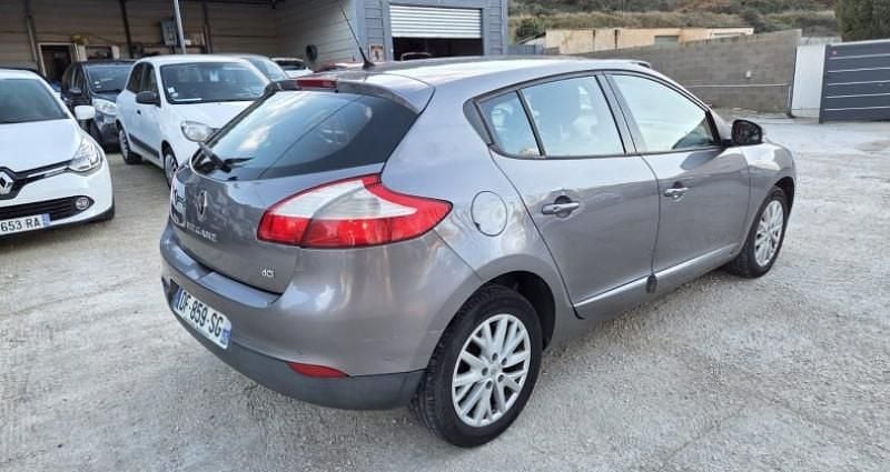 Occasion Renault Mégane Zen 110 ch (80 kW) 2014 Gris Berline