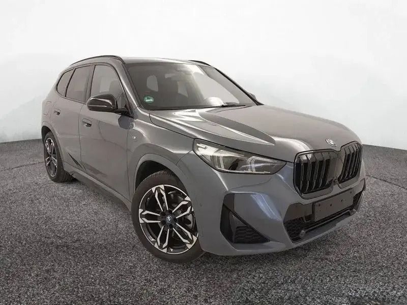 Gris Occasion 2024 BMW X1 M Sport SUV | 60 900 € (Prix cher) - Image 1/4