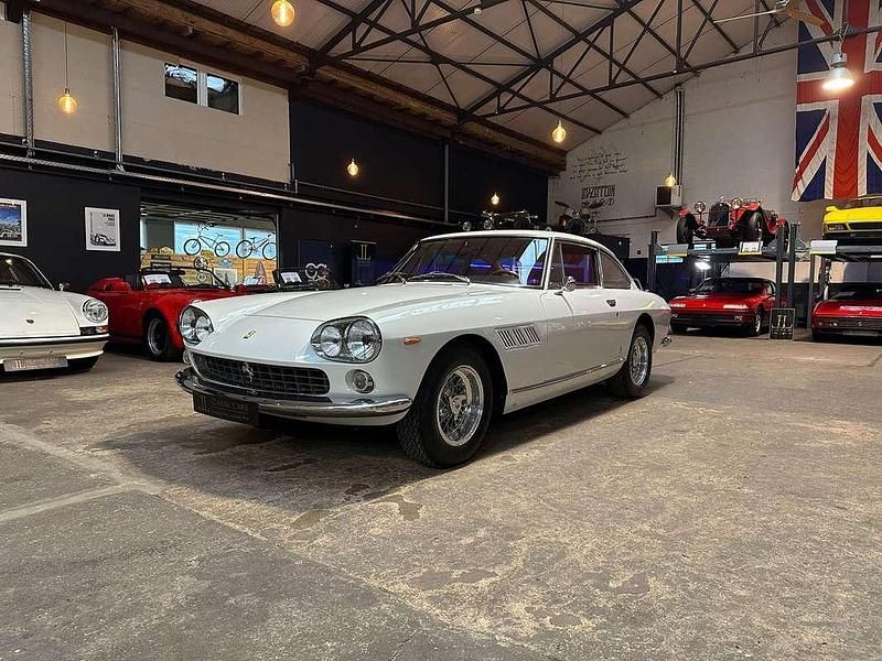 Occasion Ferrari 330 300 ch (220 kW) 1964 Blanc Coupé