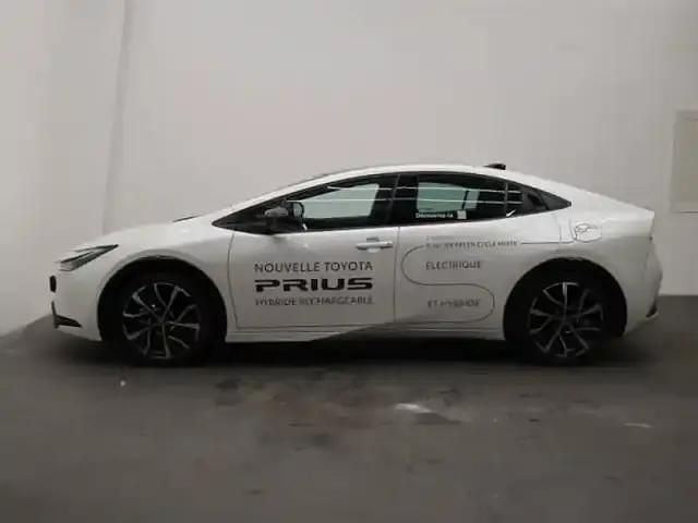 Occasion Toyota Prius Design 223 ch (164 kW) 2023 Blanc Citadine
