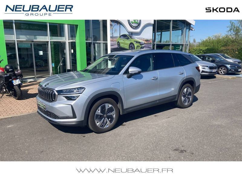 Gris Utilisé 2024 Skoda Kodiaq Selection SUV | 49 990 € - Image 1/4