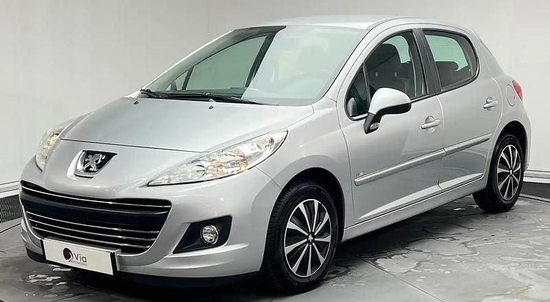 Argent Occasion 2011 Peugeot 207 Allure Berline | 5 490 € (Prix juste) - Image 1/4