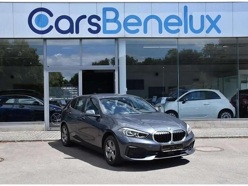 Gris Utilisé 2021 BMW 118 Sport Line Citadine | 19 980 € (Super prix) - Image 1/4