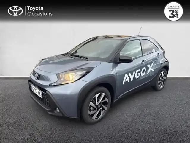 Biton gris célestine/toit noir Utilisé 2025 Toyota Aygo X Design SUV | 19 490 € - Image 1/4
