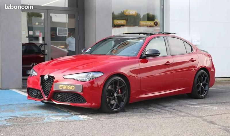 Rouge Utilisé 2020 Alfa Romeo Giulia Veloce Berline | 31 990 € (Prix cher) - Image 1/4